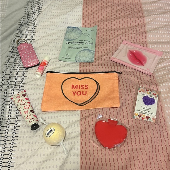 Valentine’s Beauty Bundles (Choose 1) 9 pieces - Picture 8 of 17